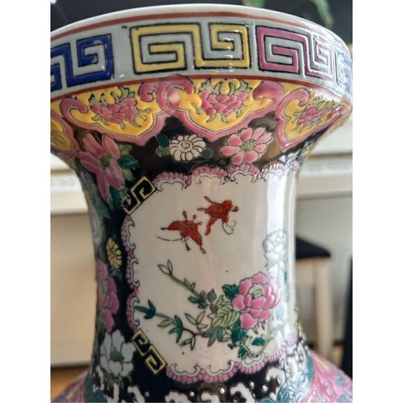 Vintage 24" Chinese Oriental White Porcelain Horses Field Graphic Scenery Vase - Picture 11 of 16